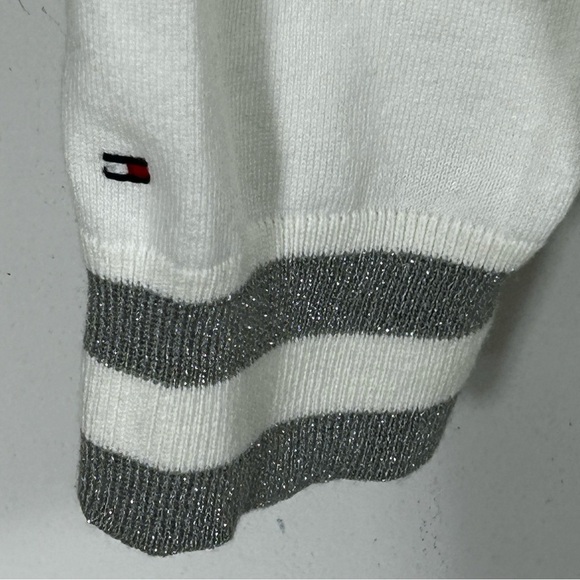 Tommy Hilfiger White Sweater Gray Snowflake and Sleeve Stripes Size L - Picture 6 of 12
